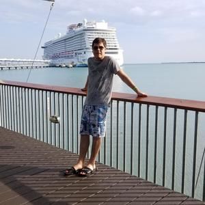 Meet your Posher, Andrew